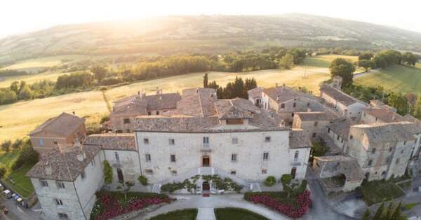 Chiudi Gli Occhi Ed Immagina Il Tuo Matrimonio In Grande Stile Al Castello Di Montignano